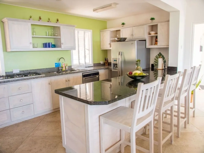 4 Bedrooms Villa