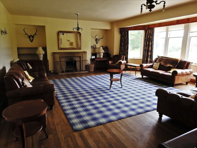 Glencanisp Lodge