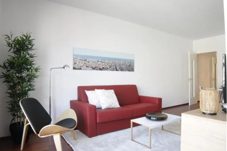 2 Bedrooms Apartment