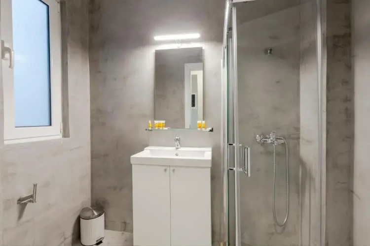 Acropolis Apartments