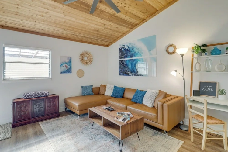 2 Bedrooms Apartment