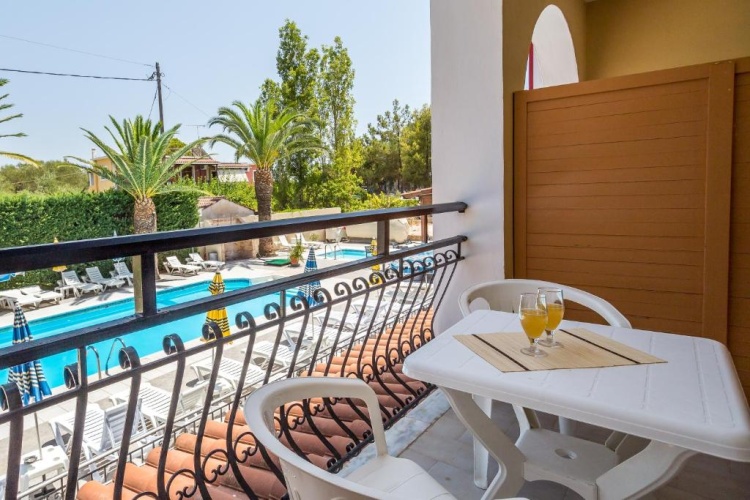 Rose Club Hotel