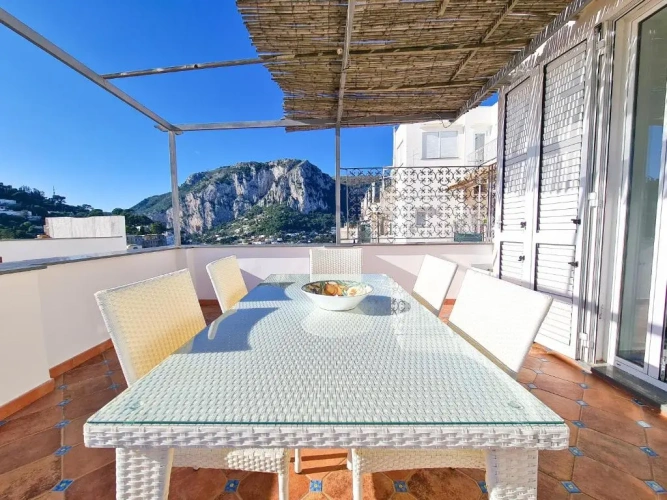 3 Bedrooms Apartment
