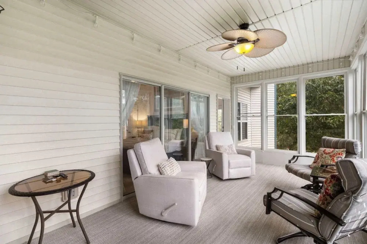 Vacay Getaway - Condo for 8