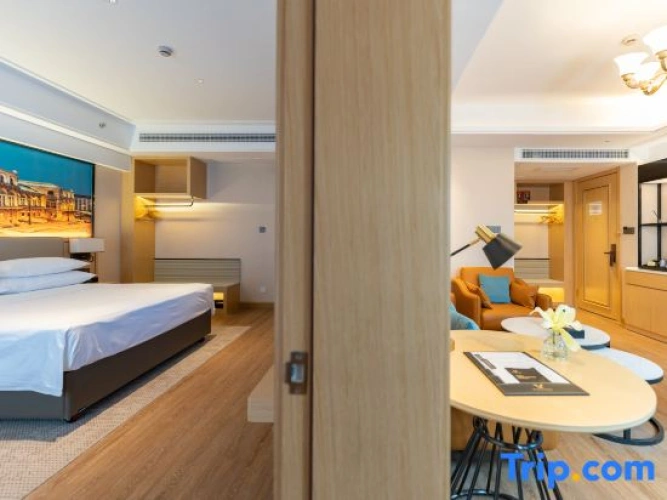Deluxe Suite