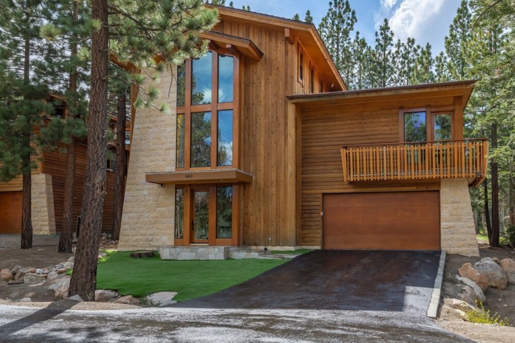 4 Bedrooms Cottage with balcony