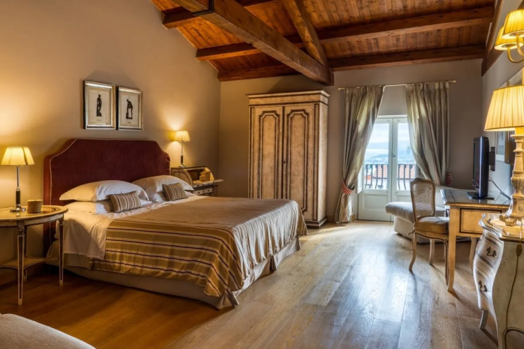 Al Teatro Greco Historic House