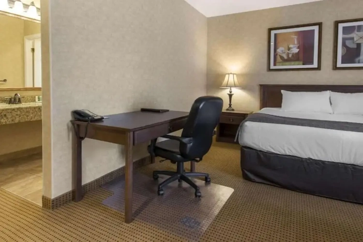 Deluxe Quadruple Suite