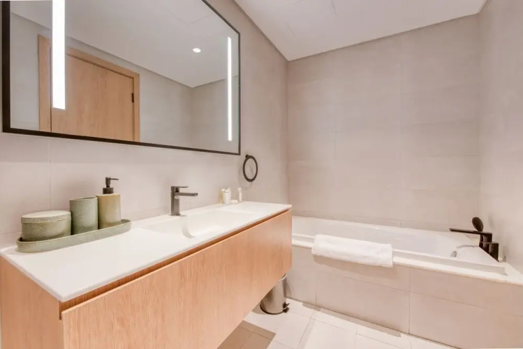 Maison Privee - Marquise Square - 2505