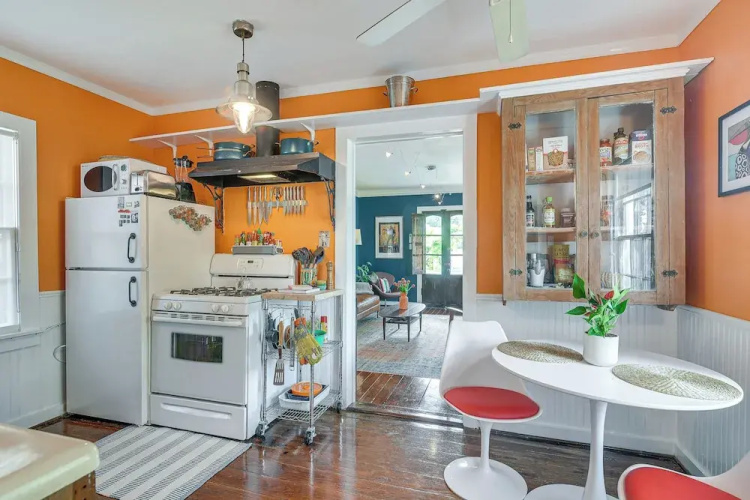 Private Spa & Seawall: Dog-friendly Galveston Gem