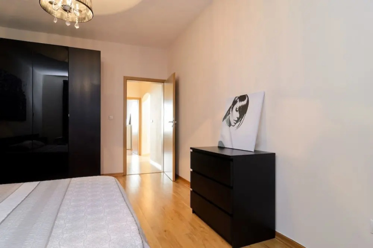FM Luxury 2-BDR Apartment - Rise and Shine