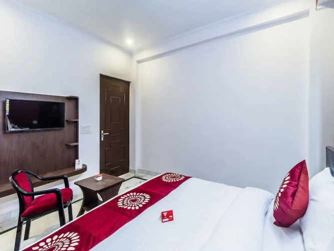 OYO 4228 Heritage Regency