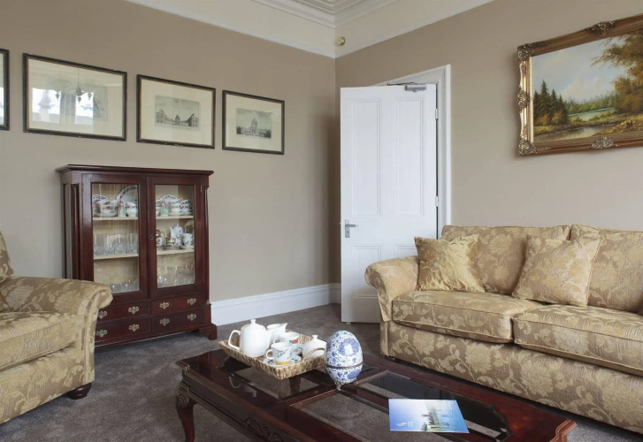 2 Crescent Gardens
