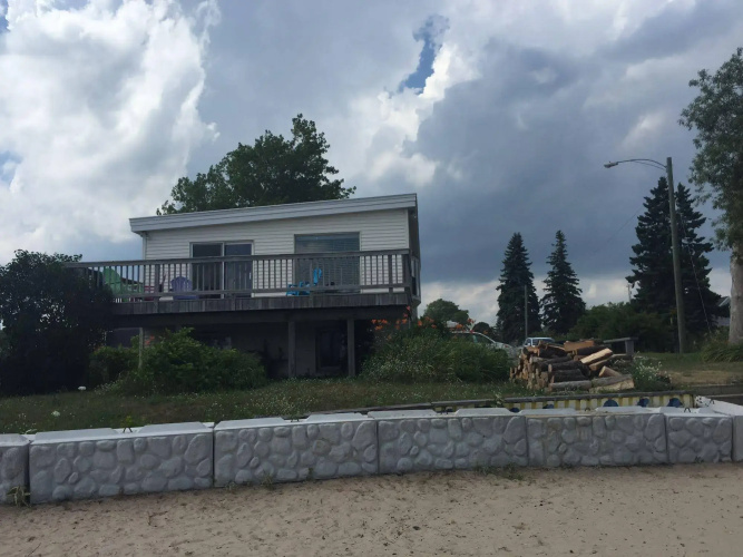 Waters Edge Motel