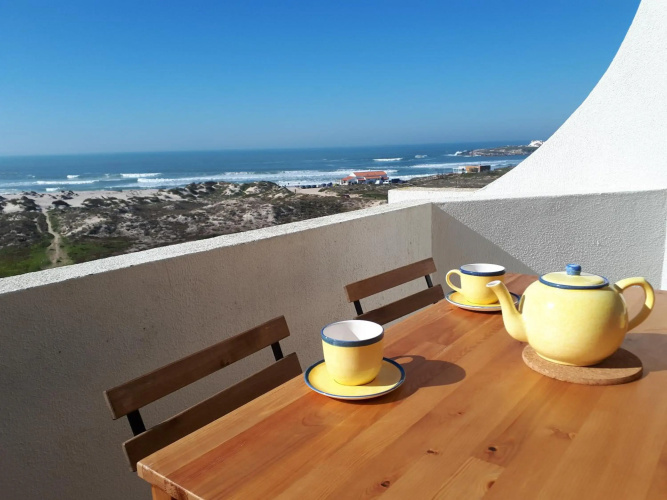 Maresia - Beachfront Peniche Apartment
