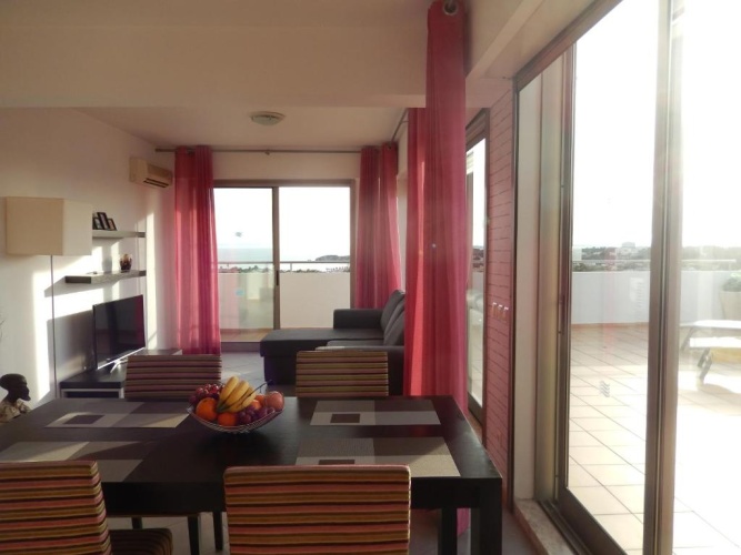 2 Bedrooms Apartment with sea view