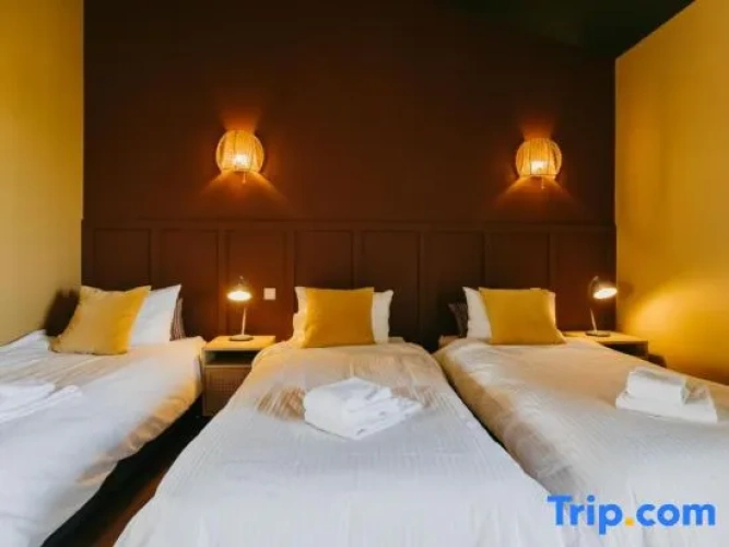 Standard Triple room with balcony
