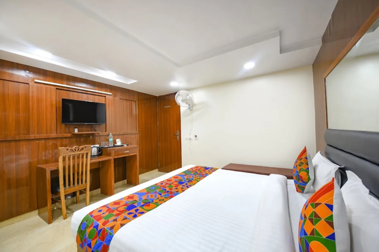 Fabhotel Mona International