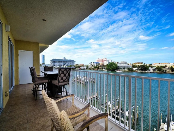 Bay Harbor 403