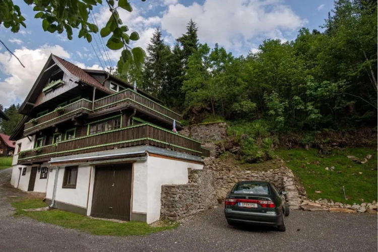 2 Bedrooms Double Apartment