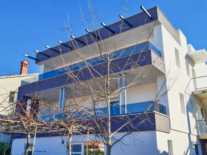 Apartment with sea view