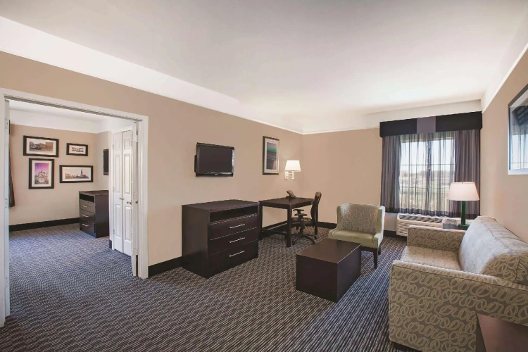 Deluxe Double Suite
