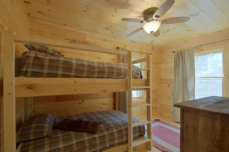 Taj's 3 Bedroom Cabin - 3 Br Cabin
