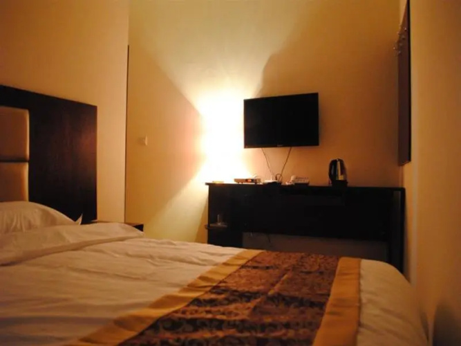 Maple Leaf Guest House
