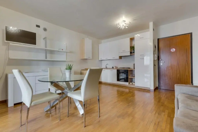 2 Bedrooms Apartment