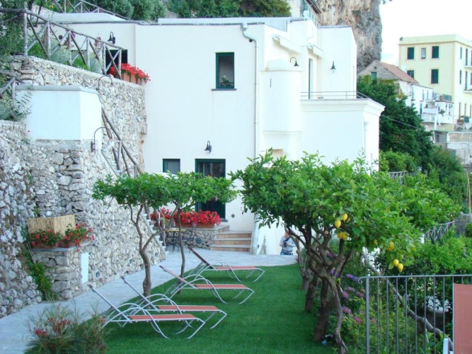 1 Bedroom Apartment with sea view