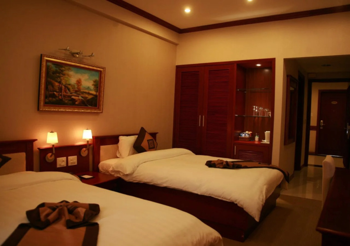 Hoa Nam Hotel