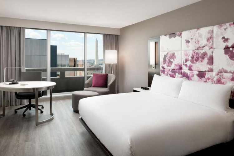 Deluxe Double room with city view