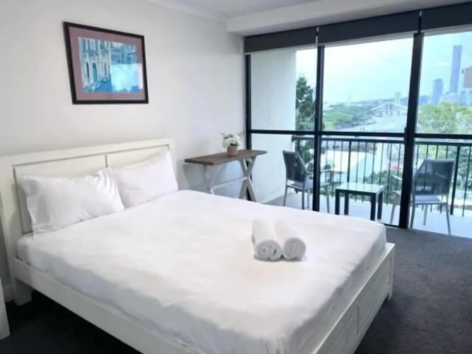 1 Bedroom Apartment with river view