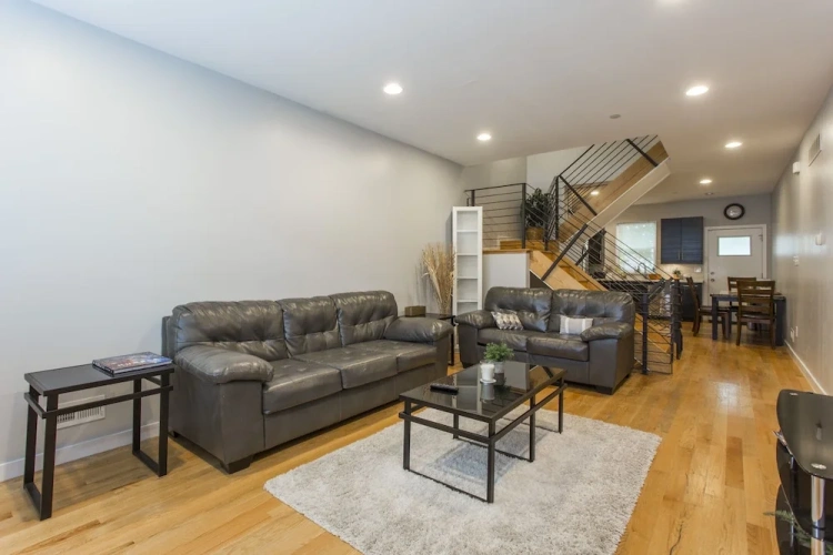 4 Bedrooms Villa