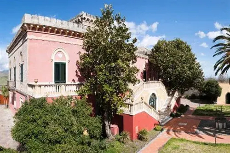 Castello Romeo