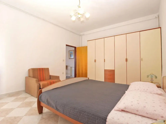 Apartment 539