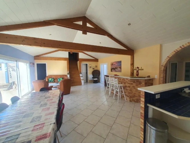 4 Bedrooms Cottage