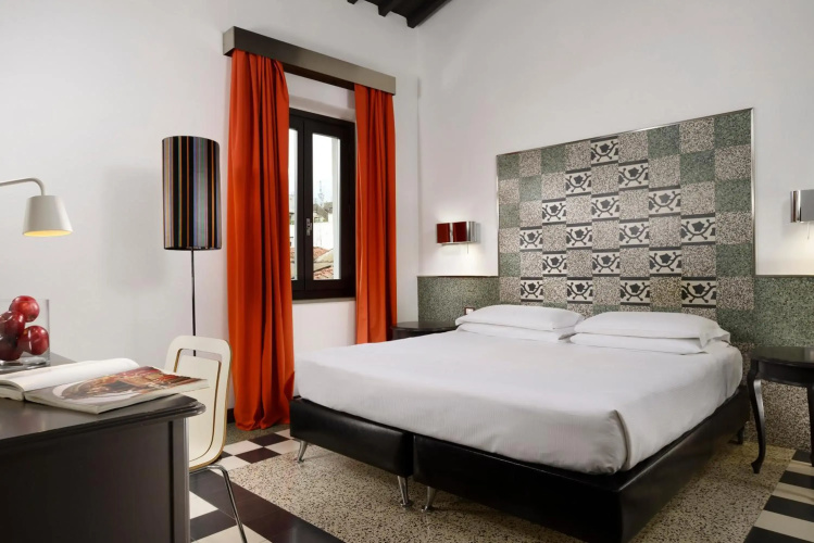 Hotel Universo