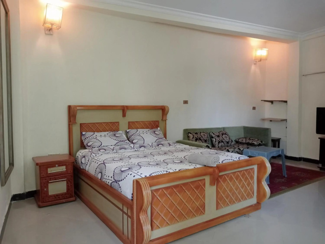 Avi Guest House