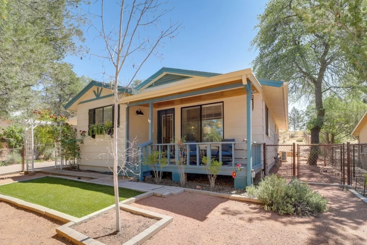 2 Bedrooms Cottage
