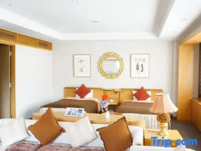Deluxe Suite