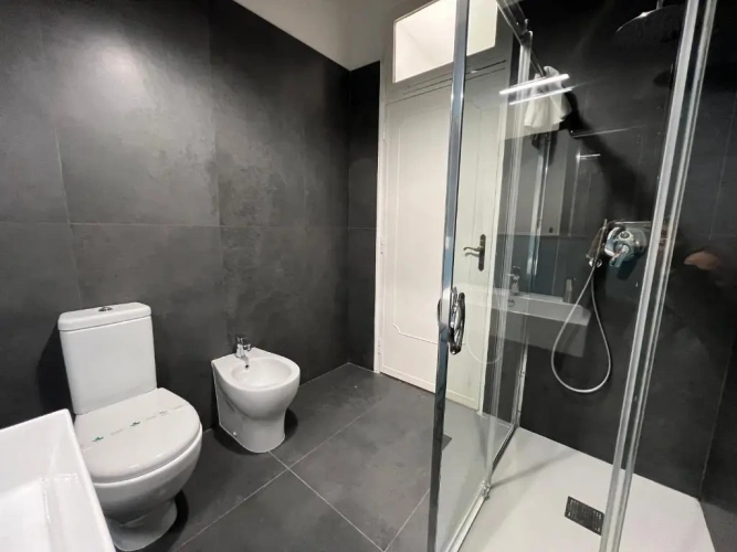3 Bedrooms Apartment