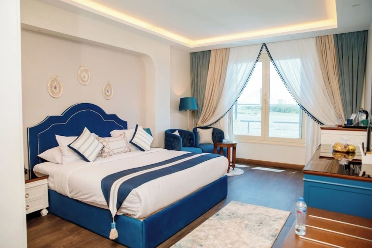 Twin Family Suite