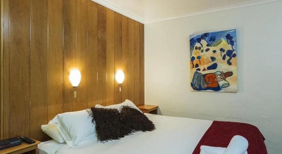 Trackers Falls Creek Lodge Accommodation