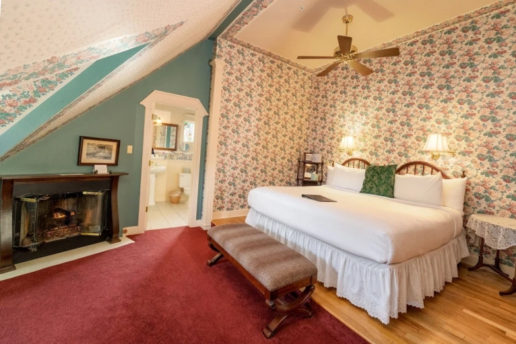 Suite with balcony