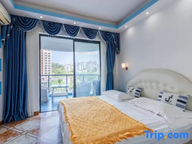 3 Bedrooms Family Suite with garden view