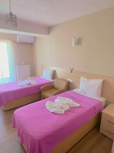 Standard Twin room with balcony