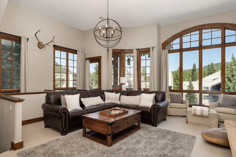 Iron Horse Manor 4 Bedroom Home