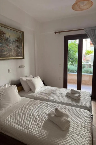 Sifakis House