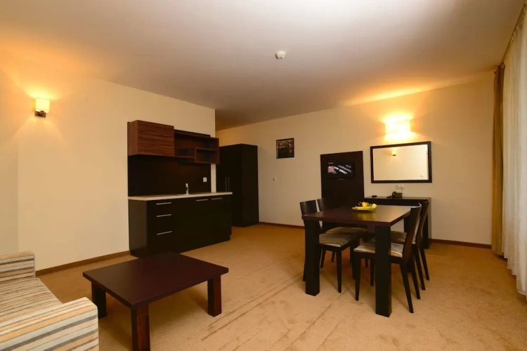 1 Bedroom Comfort Apartment with mountain view
